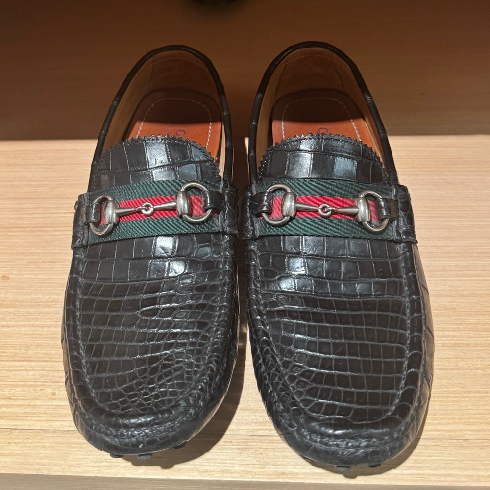 Gucci Black Crocodile Pattern Loafers with Red and Green Stripes